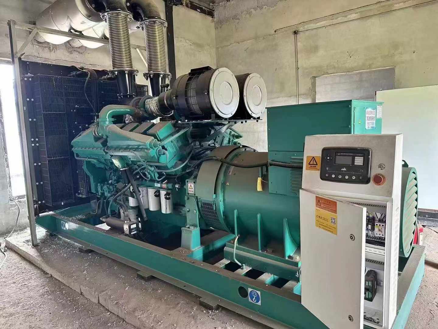 金塔无功补偿装置的性能评估需要考虑哪些因素？