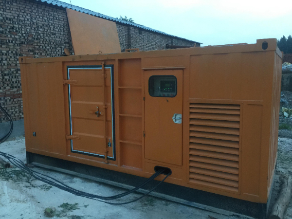 金塔发电机组长期使用中，电缆线的敷设路径有哪些要求？